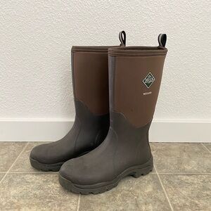 NWOT Women Size 9 Insulated Muck Boots